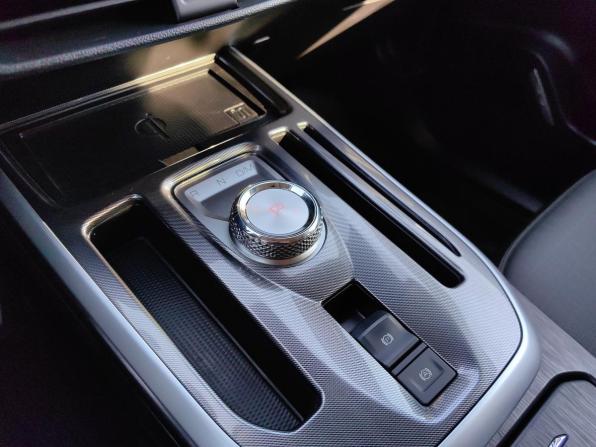 Haval Jolion I Рестайлинг с пробегом 2024 года, цена 2 220 000 рублей, 12391 км, внедорожник, Автокод Объявления