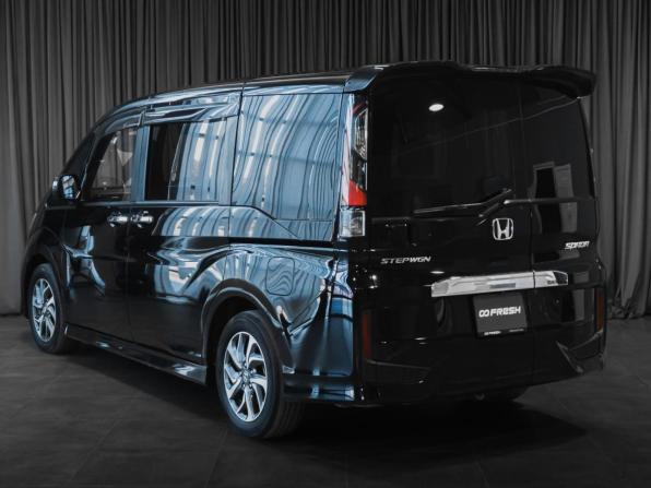 Honda Stepwgn V с пробегом 2015 года, цена 1 878 000 рублей, 87055 км, минивэн, Автокод Объявления