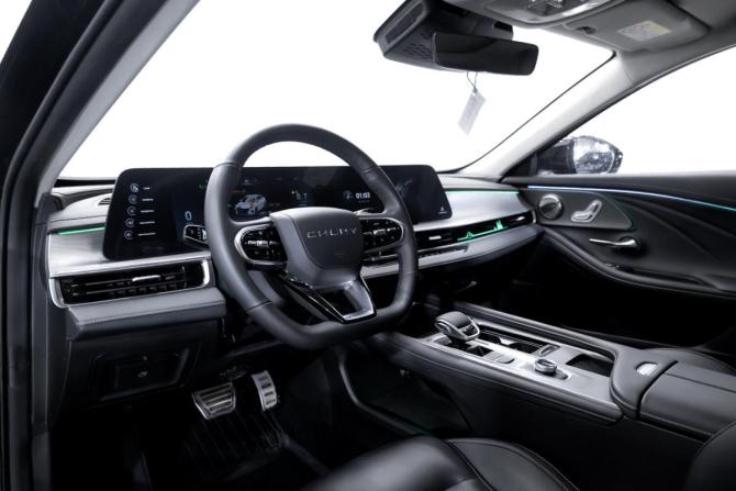 Chery Arrizo 8 с пробегом 2023 года, цена 2 253 000 рублей, 35456 км, седан, Автокод Объявления
