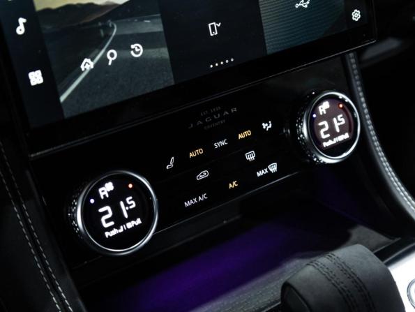 Jaguar F-Pace I Рестайлинг с пробегом 2022 года, цена 5 999 700 рублей, 38000 км, внедорожник, Автокод Объявления