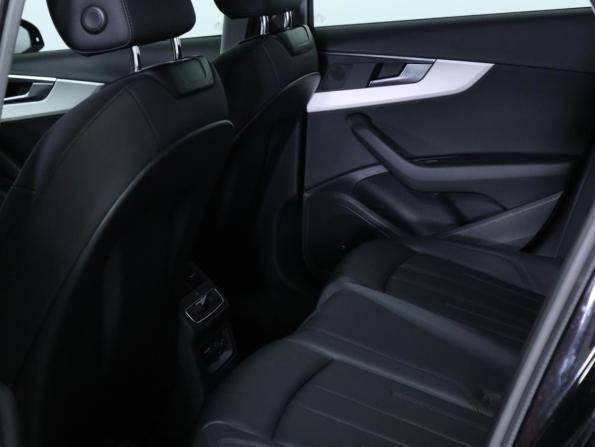 Audi A4 V (B9) Рестайлинг с пробегом 2021 года, цена 3 390 000 рублей, 30130 км, седан, Автокод Объявления