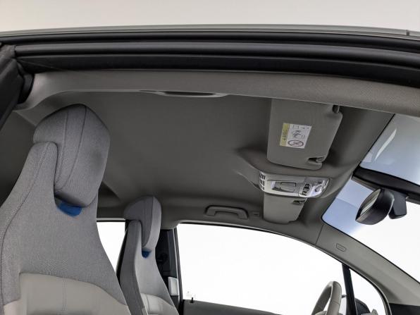 BMW i3 I (I01) Рестайлинг с пробегом 2018 года, цена 1 900 000 рублей, 92432 км, хэтчбек, Автокод Объявления