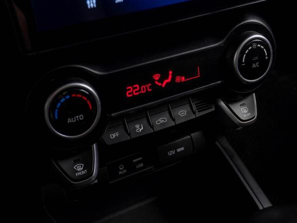 Kia Rio IV с пробегом 2018 года, цена 1 349 000 рублей, 134986 км, седан, Автокод Объявления
