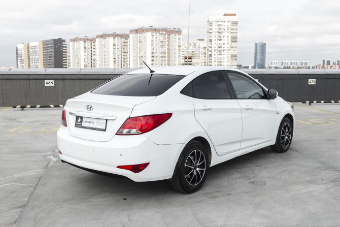 Hyundai Solaris I Рестайлинг с пробегом 2016 года, цена 1 099 000 рублей, 112000 км, седан, Автокод Объявления