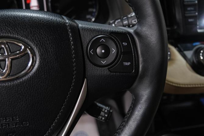Toyota RAV4 IV (XA40) Рестайлинг с пробегом 2016 года, цена 2 999 000 рублей, 85400 км, внедорожник, Автокод Объявления