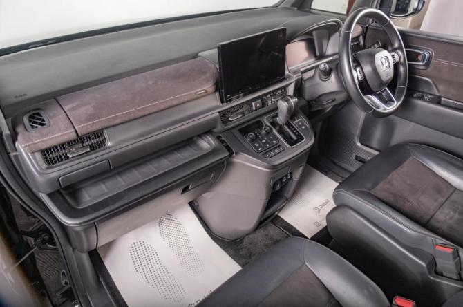 Honda Stepwgn VI с пробегом 2022 года, цена 3 249 000 рублей, 40000 км, минивэн, Автокод Объявления