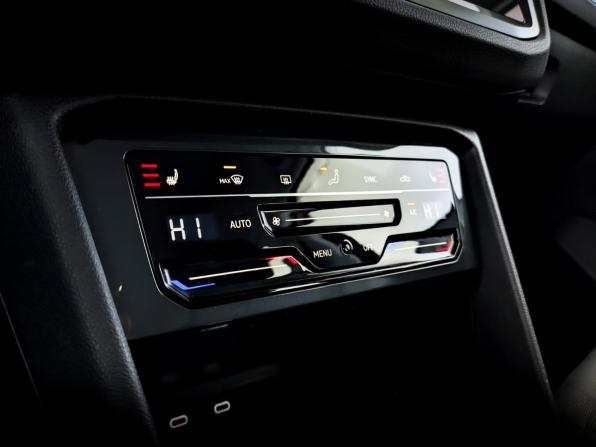 Volkswagen Tiguan II Рестайлинг с пробегом 2021 года, цена 2 075 000 рублей, 146811 км, внедорожник, Автокод Объявления