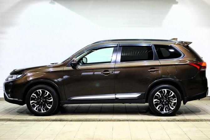 Mitsubishi Outlander III Рестайлинг 3 с пробегом 2022 года, цена 3 099 000 рублей, 67000 км, внедорожник, Автокод Объявления