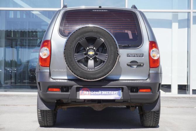 Chevrolet Niva I Рестайлинг с пробегом 2015 года, цена 695 000 рублей, 130727 км, внедорожник, Автокод Объявления