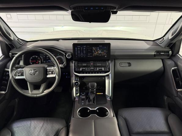 Toyota Land Cruiser 300 Series с пробегом 2024 года, цена 13 900 000 рублей, 6000 км, внедорожник, Автокод Объявления