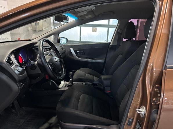 Kia Ceed II Рестайлинг с пробегом 2015 года, цена 879 000 рублей, 102000 км, хэтчбек, Автокод Объявления