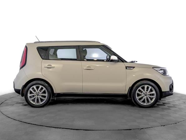 Kia Soul II Рестайлинг с пробегом 2017 года, цена 1 425 000 рублей, 214400 км, хэтчбек, Автокод Объявления