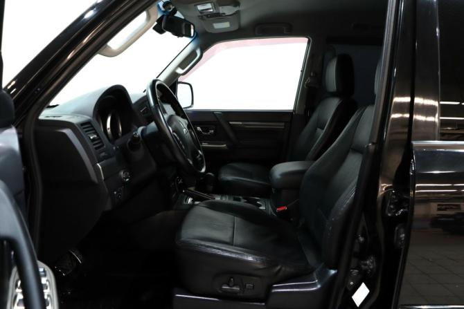 Mitsubishi Pajero IV Рестайлинг 1 с пробегом 2012 года, цена 1 930 000 рублей, 231966 км, внедорожник, Автокод Объявления