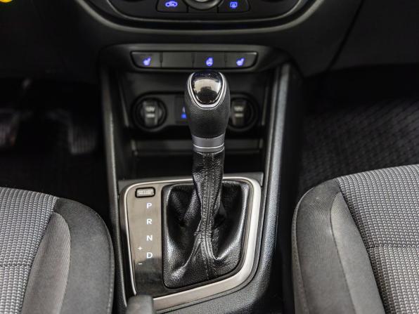 Hyundai Solaris II с пробегом 2018 года, цена 998 000 рублей, 95094 км, седан, Автокод Объявления