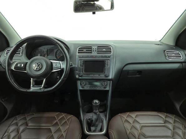 Volkswagen Polo V Рестайлинг с пробегом 2019 года, цена 1 380 000 рублей, 78162 км, седан, Автокод Объявления