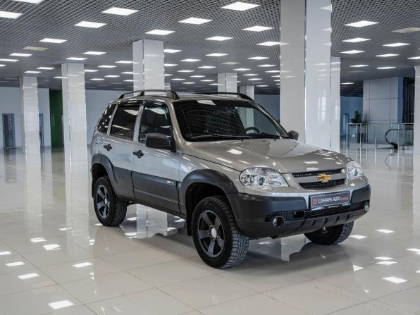 Chevrolet Niva I Рестайлинг с пробегом 2017 года, цена 696 000 рублей, 72337 км, внедорожник, Автокод Объявления
