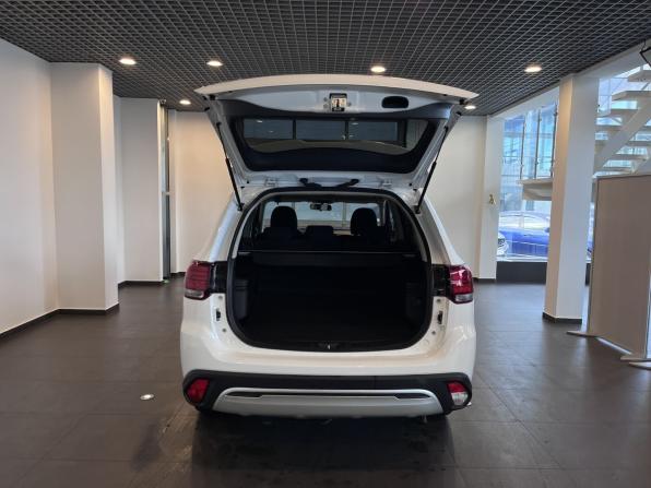 Mitsubishi Outlander III Рестайлинг 3 с пробегом 2021 года, цена 2 670 000 рублей, 42581 км, внедорожник, Автокод Объявления