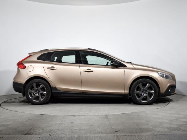 Volvo V40 Cross Country I с пробегом 2013 года, цена 1 248 790 рублей, 132964 км, хэтчбек, Автокод Объявления