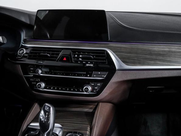 BMW 5 серии VII (G30/G31/G38) с пробегом 2018 года, цена 4 399 000 рублей, 91000 км, седан, Автокод Объявления
