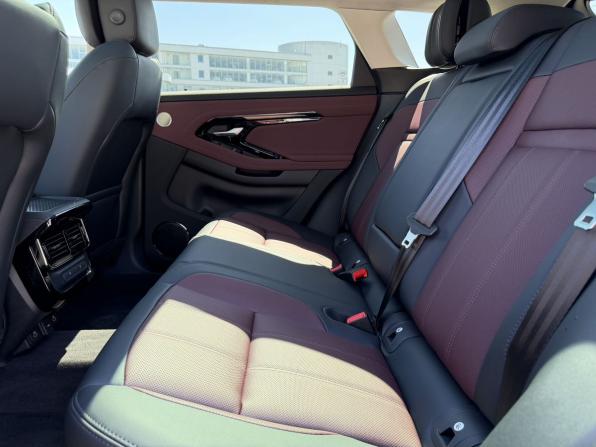 Land Rover Range Rover Evoque II Рестайлинг с пробегом 2025 года, цена 5 550 000 рублей, 25 км, внедорожник, Автокод Объявления