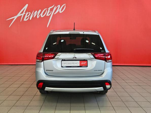 Mitsubishi Outlander III Рестайлинг 2 с пробегом 2015 года, цена 1 737 000 рублей, 172200 км, внедорожник, Автокод Объявления