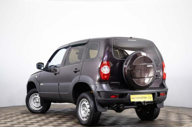 Chevrolet Niva I Рестайлинг с пробегом 2015 года, цена 639 000 рублей, 110000 км, внедорожник, Автокод Объявления