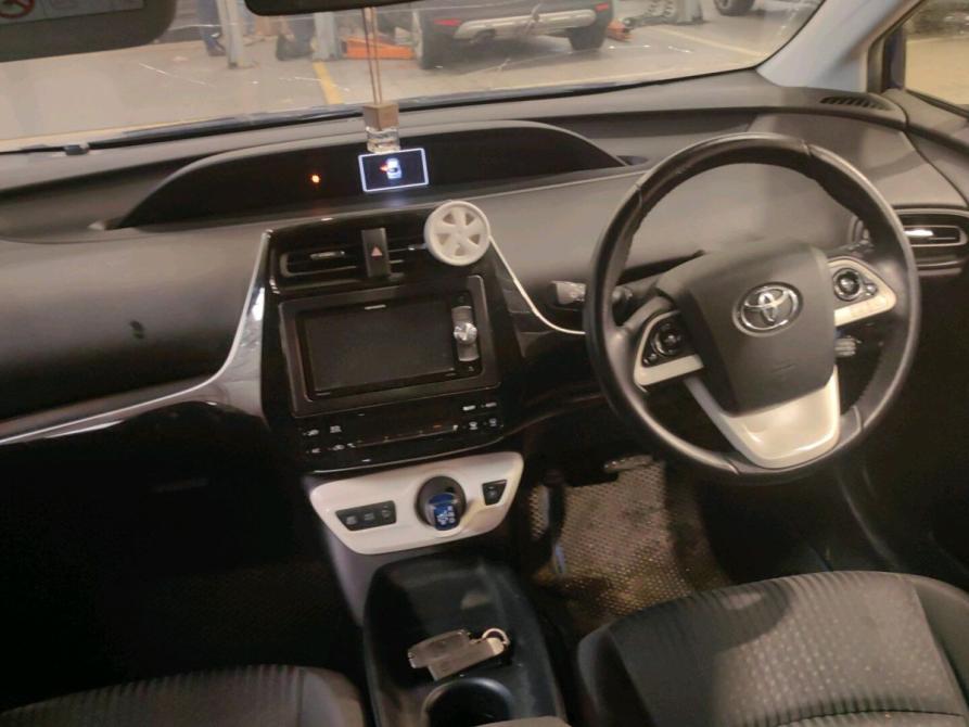 Toyota Prius IV (XW50) Санкт-Петербург  - изображение 4