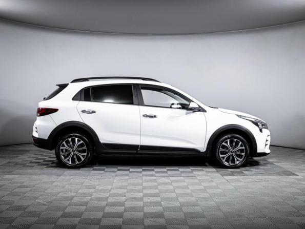 Kia Rio IV Рестайлинг с пробегом 2022 года, цена 2 080 000 рублей, 62400 км, хэтчбек, Автокод Объявления