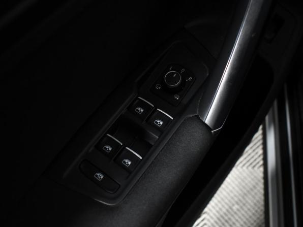 Volkswagen Tiguan II с пробегом 2018 года, цена 2 249 900 рублей, 156417 км, внедорожник, Автокод Объявления