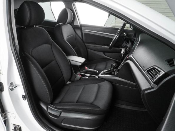 Hyundai Elantra VI (AD) с пробегом 2018 года, цена 1 539 000 рублей, 116532 км, седан, Автокод Объявления
