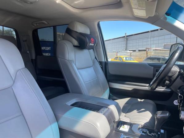 Toyota Tundra II Рестайлинг с пробегом 2015 года, цена 5 500 000 рублей, 164000 км, offers.body_type.unknown, Автокод Объявления