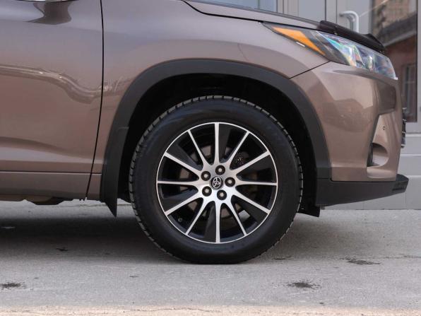 Toyota Highlander III (XU50) Рестайлинг с пробегом 2018 года, цена 2 850 000 рублей, 267347 км, внедорожник, Автокод Объявления