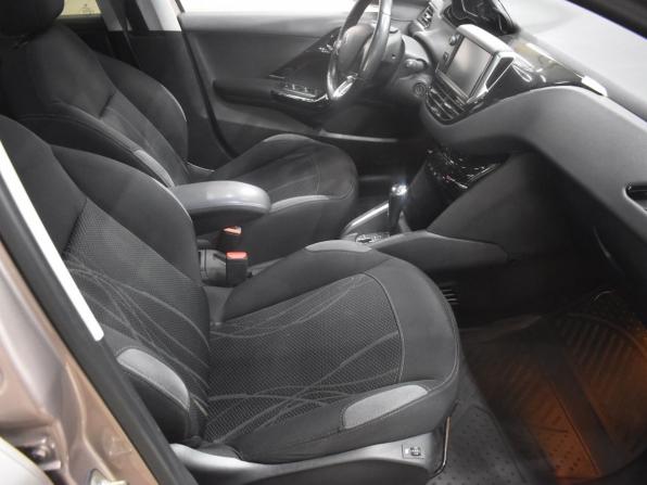 Peugeot 208 I с пробегом 2013 года, цена 584 000 рублей, 132008 км, хэтчбек, Автокод Объявления
