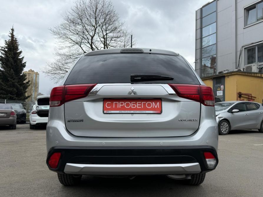 Mitsubishi Outlander III Рестайлинг 2 Санкт-Петербург  - изображение 5