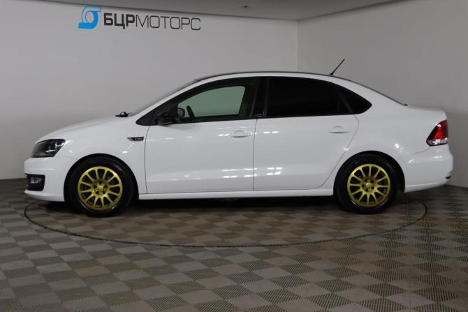 Volkswagen Polo V Рестайлинг с пробегом 2016 года, цена 1 079 990 рублей, 132569 км, седан, Автокод Объявления