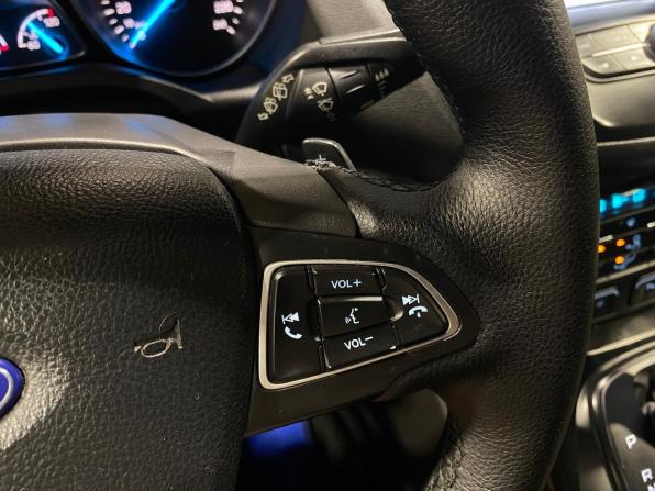 Ford Kuga II Рестайлинг с пробегом 2017 года, цена 1 320 000 рублей, 220663 км, внедорожник, Автокод Объявления