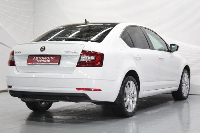 Skoda Octavia III (A7) Рестайлинг с пробегом 2017 года, цена 1 899 000 рублей, 127000 км, лифтбек, Автокод Объявления