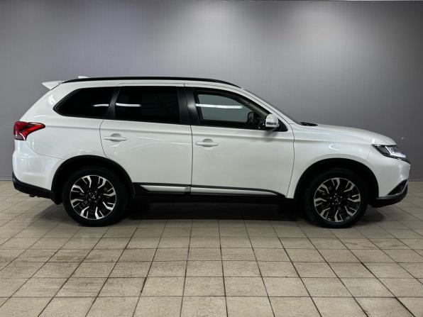 Mitsubishi Outlander III Рестайлинг 3 с пробегом 2021 года, цена 1 970 000 рублей, 207598 км, внедорожник, Автокод Объявления