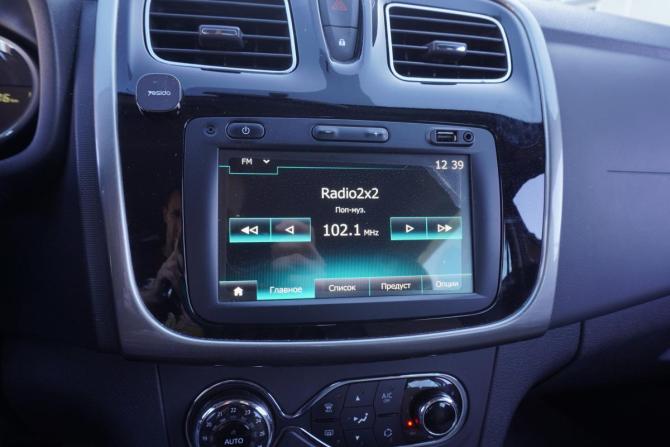 Renault Sandero II Рестайлинг с пробегом 2019 года, цена 1 187 000 рублей, 110853 км, хэтчбек, Автокод Объявления
