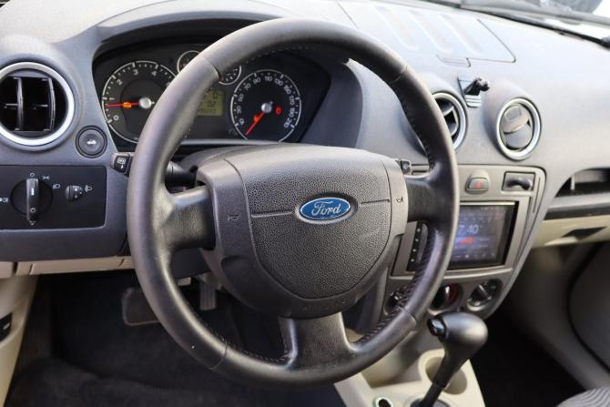 Ford Fusion I Рестайлинг с пробегом 2006 года, цена 349 000 рублей, 189000 км, хэтчбек, Автокод Объявления