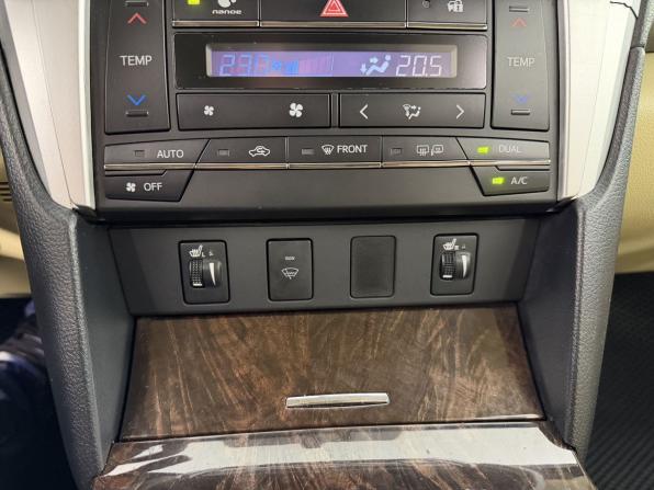 Toyota Camry VII (XV50) Рестайлинг с пробегом 2016 года, цена 1 820 000 рублей, 193000 км, седан, Автокод Объявления