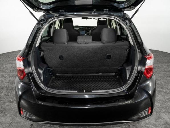 Toyota Vitz III (XP130) Рестайлинг 2 с пробегом 2017 года, цена 920 300 рублей, 80254 км, хэтчбек, Автокод Объявления