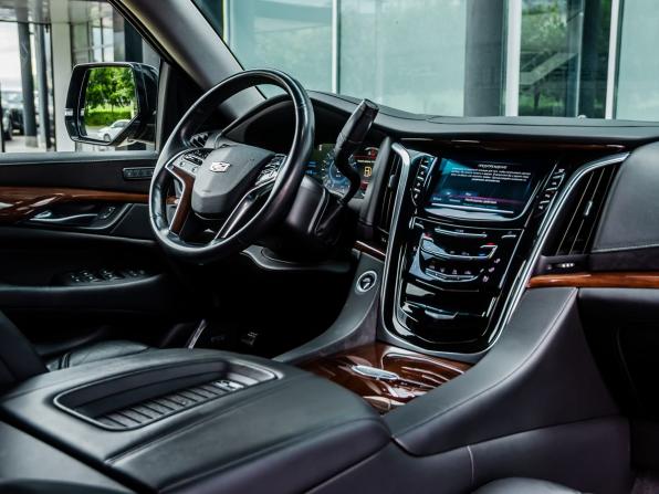 Cadillac Escalade IV с пробегом 2019 года, цена 5 350 000 рублей, 95879 км, внедорожник, Автокод Объявления