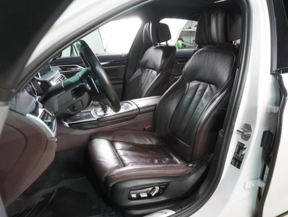 BMW 7 серии VI (G11/G12) с пробегом 2017 года, цена 3 289 000 рублей, 185421 км, седан, Автокод Объявления
