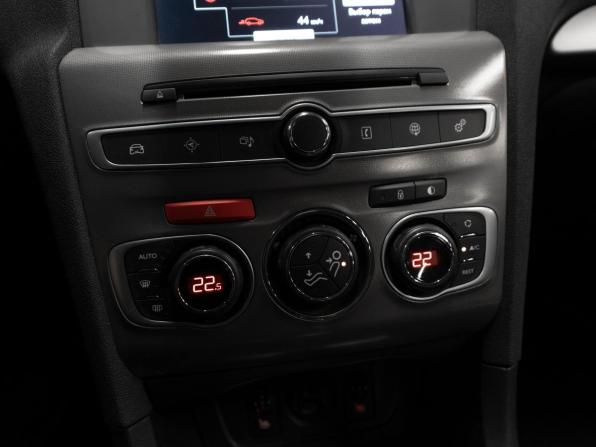 Citroen C4 II Рестайлинг с пробегом 2018 года, цена 1 360 000 рублей, 57662 км, седан, Автокод Объявления