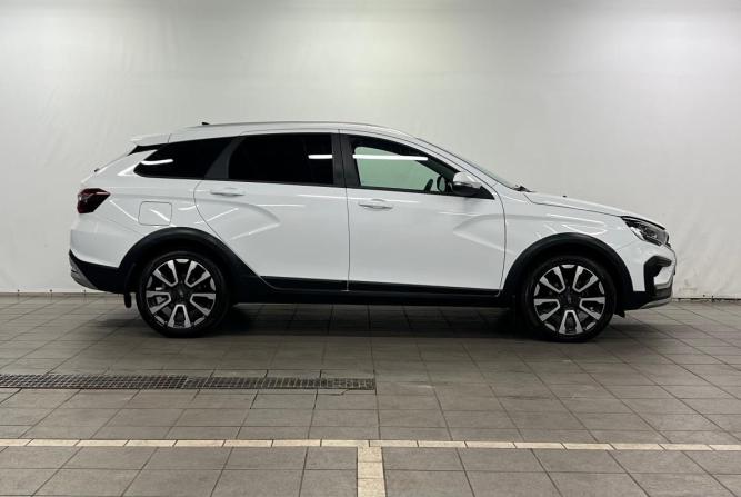 Lada (ВАЗ) Vesta I Рестайлинг (NG) с пробегом 2024 года, цена 1 390 000 рублей, 43000 км, универсал, Автокод Объявления