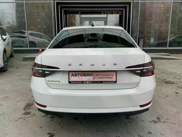 Skoda Superb III Рестайлинг с пробегом 2021 года, цена 2 289 000 рублей, 121818 км, лифтбек, Автокод Объявления