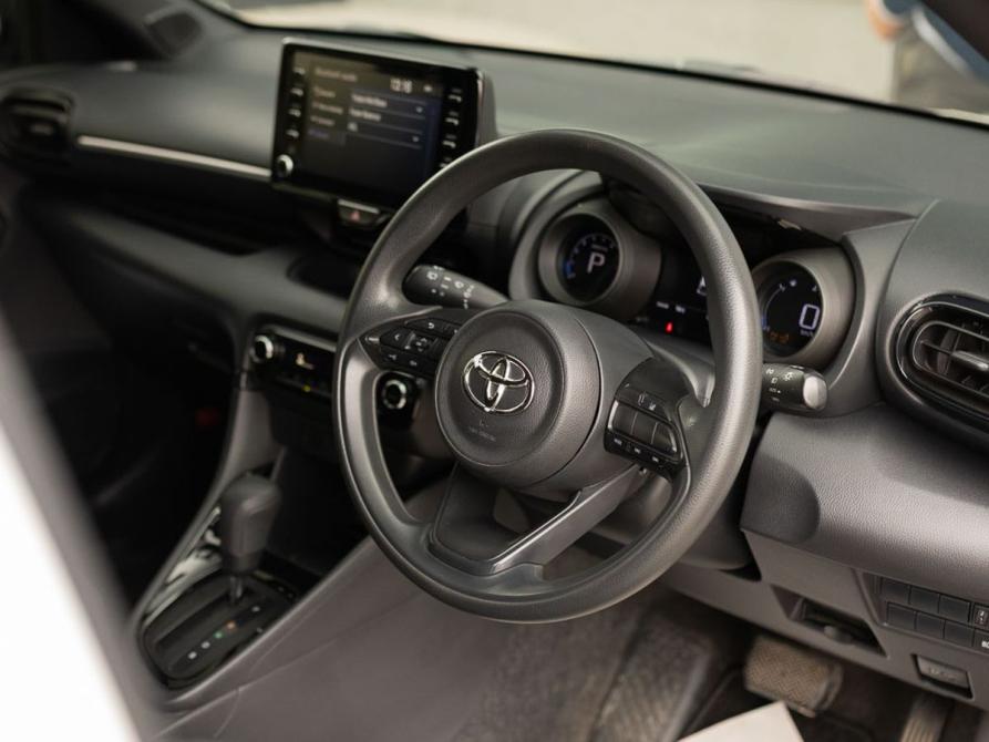 Toyota Yaris IV Новосибирск  - изображение 11