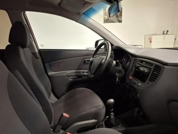 Kia Rio II с пробегом 2009 года, цена 399 000 рублей, 218014 км, хэтчбек, Автокод Объявления