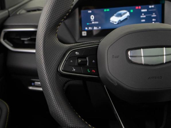 Geely Coolray I Рестайлинг с пробегом 2025 года, цена 2 757 077 рублей, 20 км, внедорожник, Автокод Объявления